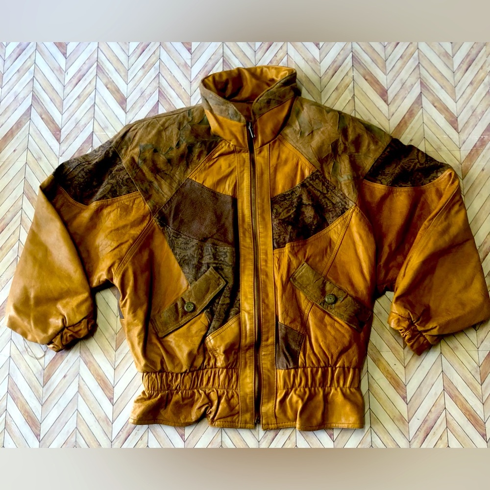 Vintage Taxi Women’s Designer Brown Genuine Leather Patch Jacket. Size Small.